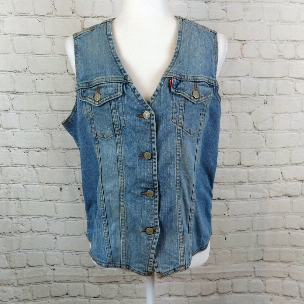 Levi's Women Denim Button Front Vest Size M?